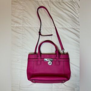 Hot pink detailed Michael Kors bag
